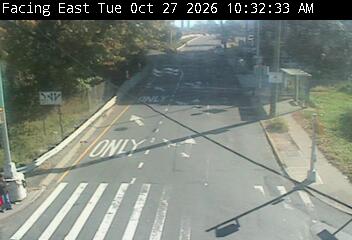 Narrows Rd South @ Hylan Blvd live camera view
