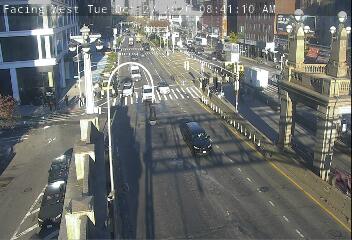 WBB-6 South Rdwy @ Delancy St and Clinton St live camera view