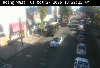 Grand Ave @ Hamilton Pl live camera view