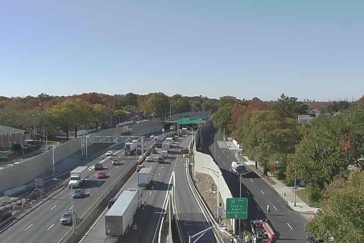 C5-LIE-29-WB_at_220th_St-Ex29 live camera view