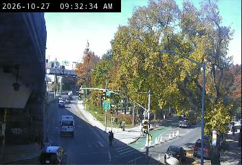 Grand St (Borinquen PL) @ South 4 St live camera view