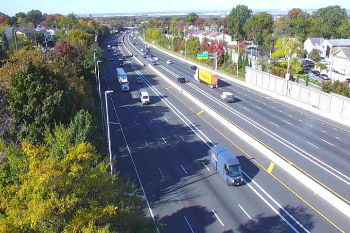 C3-SIE-09-EB_at_ Manor_Rd live camera view