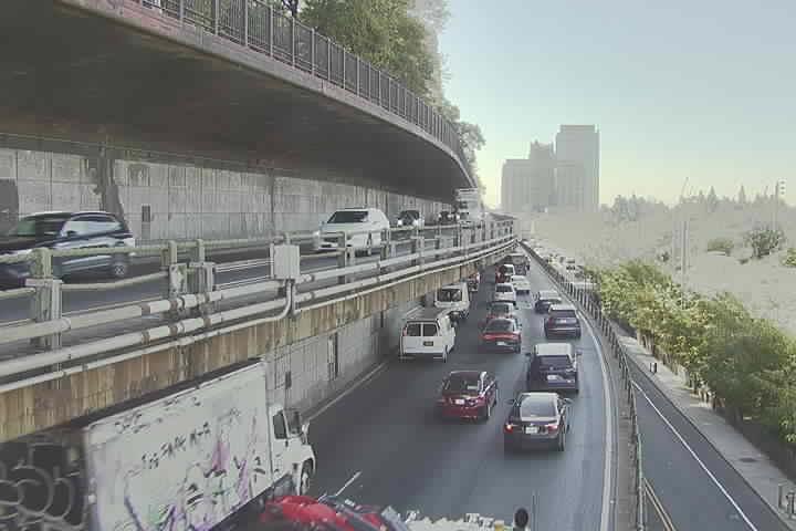 C2-BQE-12-WB_at_Furmn_St_LL-Ex28A live camera view