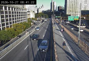 Brooklyn Bridge - Ped Walk Way live camera view