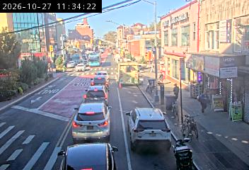 Roosevelt Ave @ Broadway & 74 st live camera view