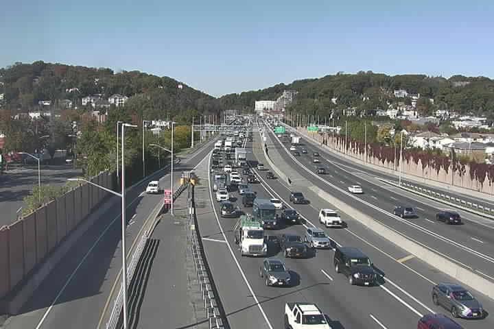 C3-SIE-13_EB_at_Mosel_Avenue live camera view