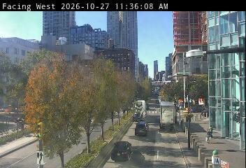 Jackson Ave @ Thomson Ave live camera view