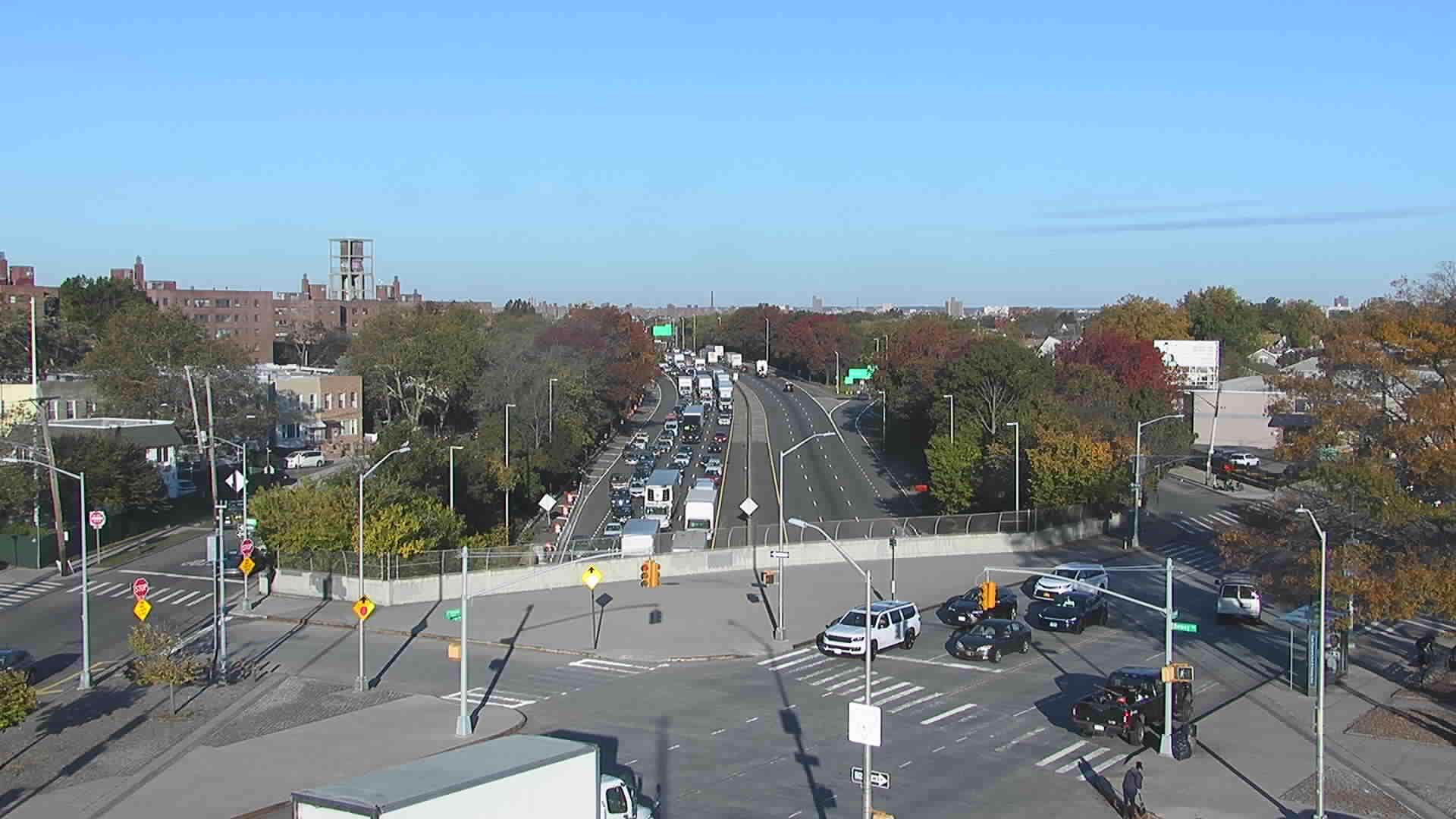 C1-CBX-17-Med_at_E.Tremont_Ave-Ex10 live camera view