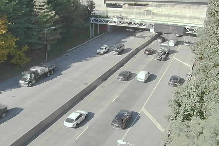 C1-MDE-02-NB_at_Willis_Ave-Ex2 live camera view