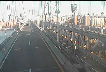 MHB-29 Brklyn S URDWY @ Twr live camera view