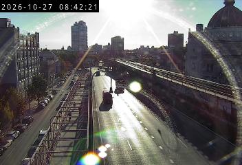 WBB - 2 NOR @ ABOVE BEDFORD AVE & S 5 St live camera view