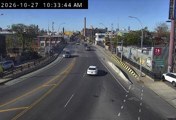 Metropolitan Ave @ Grand Ave live camera view