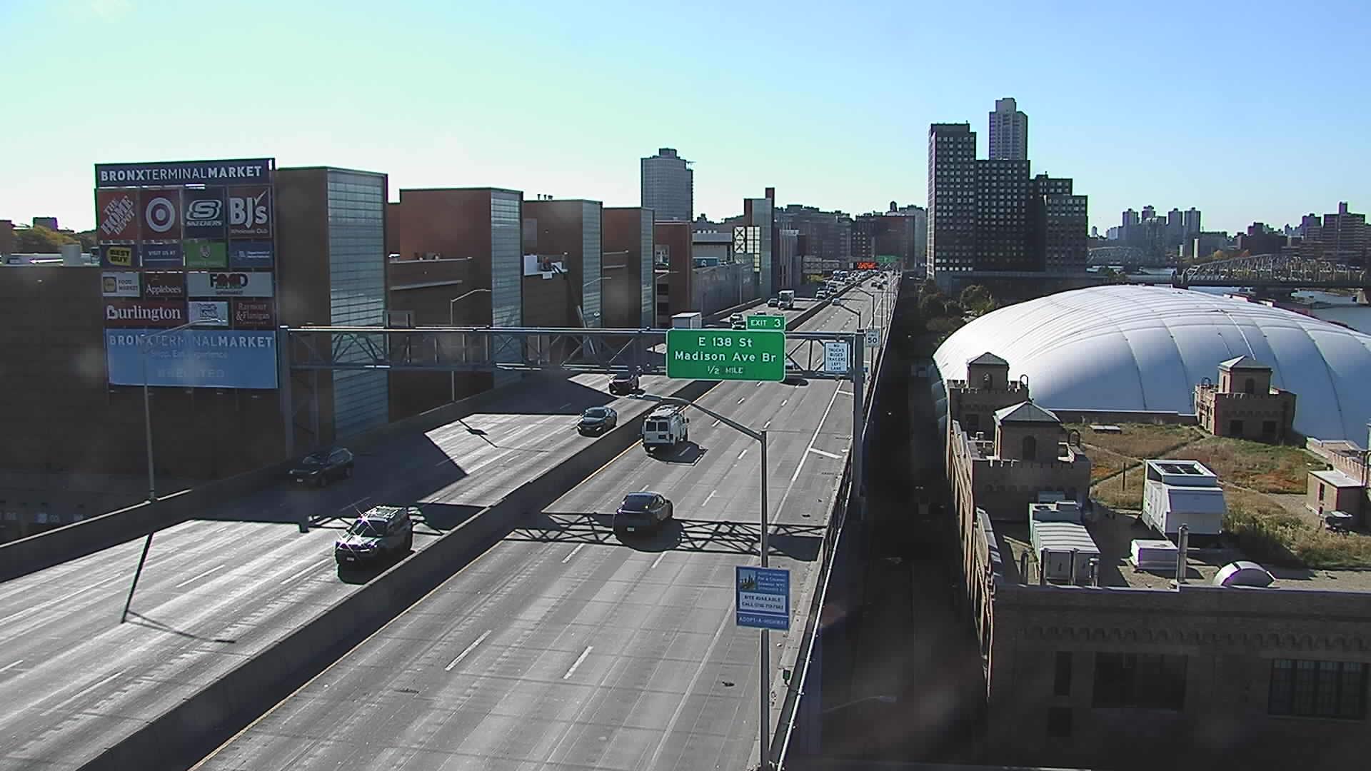 C1-MDE-05-SB_at_E.153rd_St-Ex4 live camera view