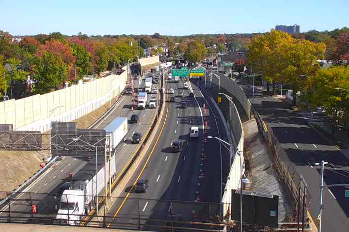 C5-LIE-28-EB_at_213th_St-Ex28 live camera view