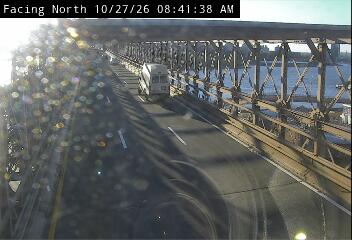 BB-16 South Rdwy @ Manhattan Anchorage live camera view