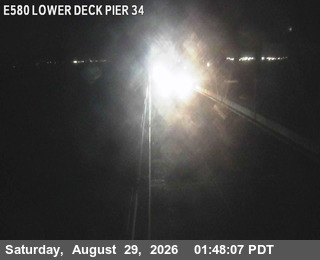 TVR29 -- I-580 : Lower Deck Pier 34 live camera view