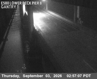 I-580 : Lower Deck Pier 8 live camera view