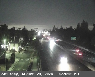 TV433 -- US-101 : North of Willow Road live camera view